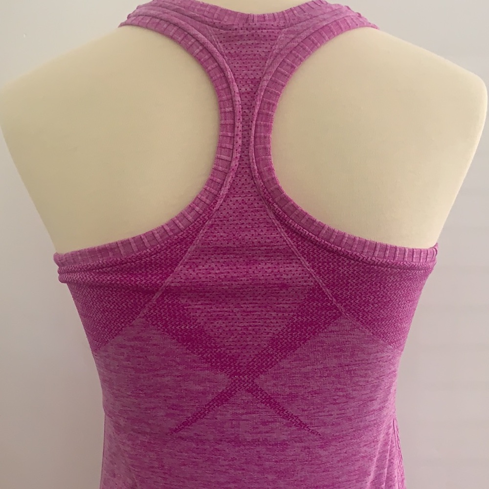 New Balance Racer Back Tank SIZE medium - Picture 3 of 7